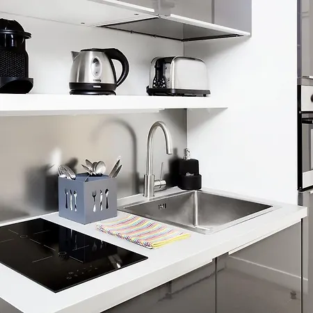 スタジオ デ シャルム ア モンマルトル パリ