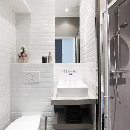 スタジオ デ シャルム ア モンマルトル パリ