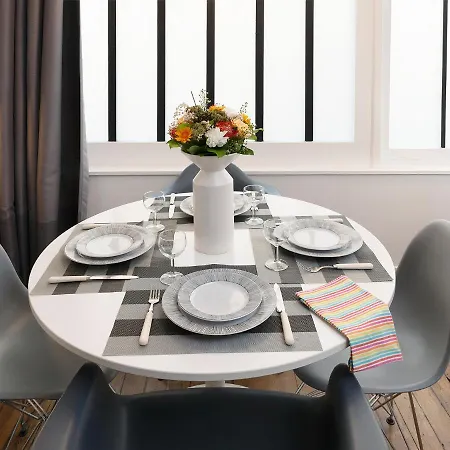 スタジオ デ シャルム ア モンマルトル アパート